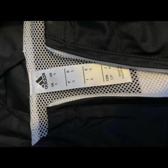 MENS BRAND NEW ADIDAS WINDBREAKER - Picture 3 of 3